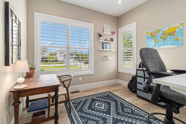 5407 W Sioux Road, Pentwater, MI 49449