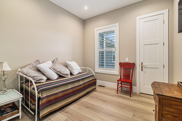 5407 W Sioux Road, Pentwater, MI 49449