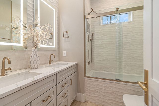 5407 W Sioux Road, Pentwater, MI 49449