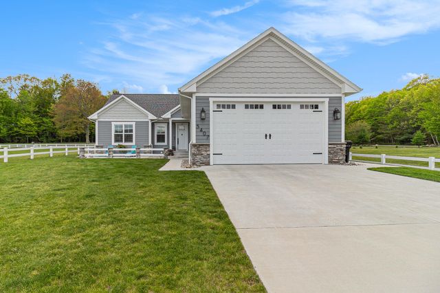 5407 W Sioux Road, Pentwater, MI 49449