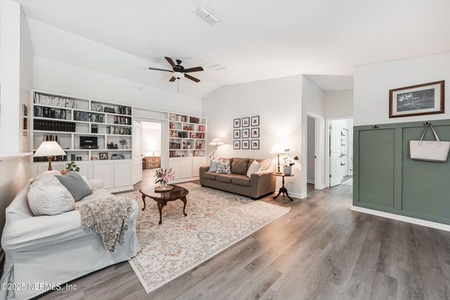 1812 RANKIN Drive, Jacksonville, FL 32207