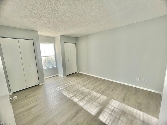 426 Shelter DR, Virginia Beach, VA 23462