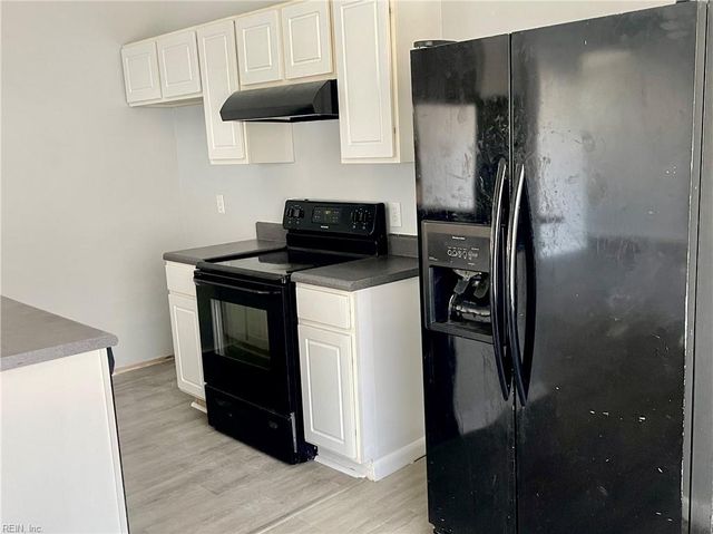 426 Shelter DR, Virginia Beach, VA 23462