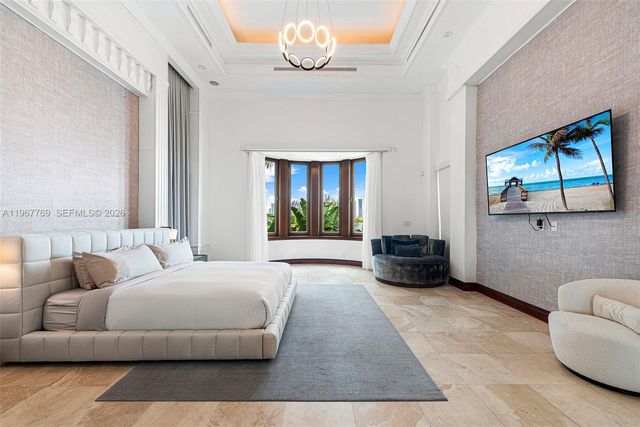 432 S Hibiscus Dr, Miami Beach, FL 33139