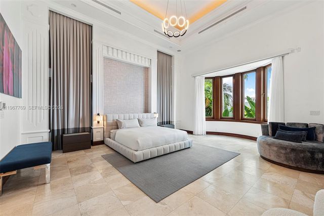 432 S Hibiscus Dr, Miami Beach, FL 33139