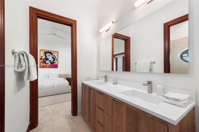 432 S Hibiscus Dr, Miami Beach, FL 33139