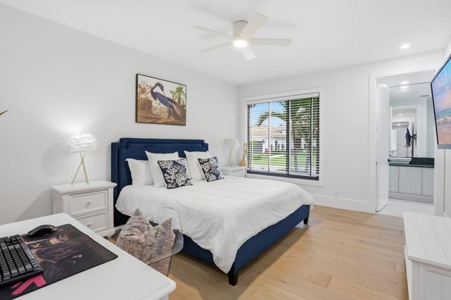 11180 Isle Brook Court, Wellington, FL 33414