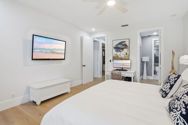 11180 Isle Brook Court, Wellington, FL 33414