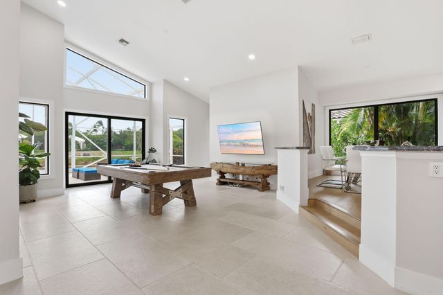 11180 Isle Brook Court, Wellington, FL 33414