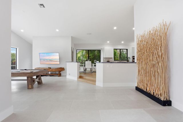 11180 Isle Brook Court, Wellington, FL 33414