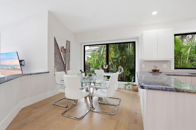 11180 Isle Brook Court, Wellington, FL 33414