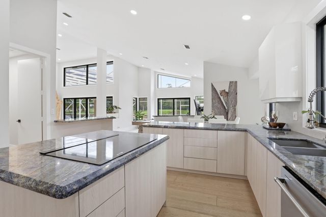 11180 Isle Brook Court, Wellington, FL 33414