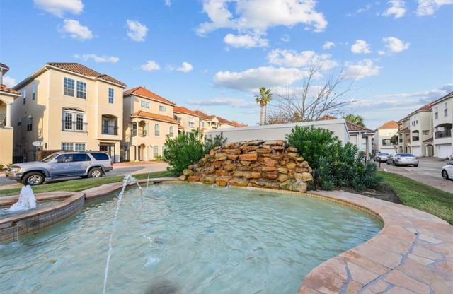 7150 Windwater Pkwy Parkway N, Houston, TX 77036