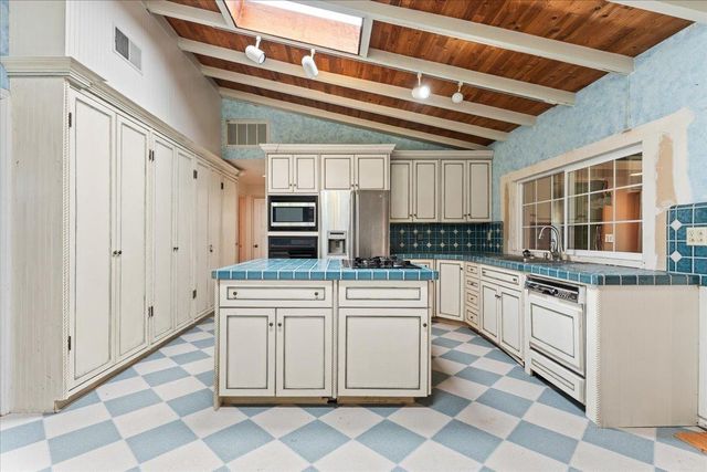 16001 Stephenie Lane, Los Gatos, CA 95032