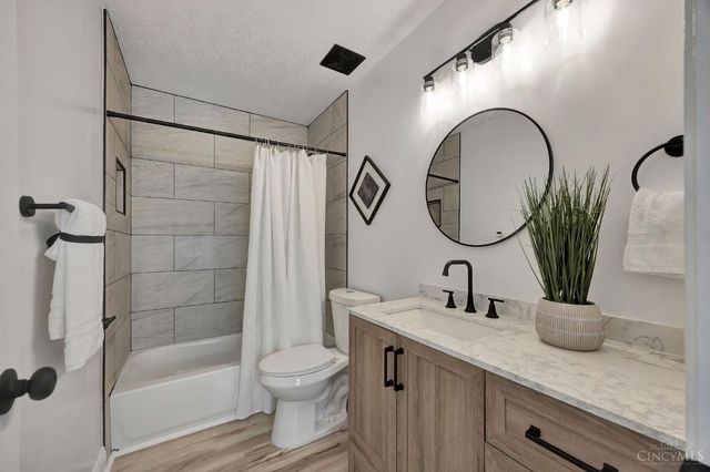 6515 Thistle Grove, Hamilton Twp, OH 45152