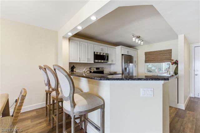 7736 Jewel LN W103, Naples, FL 34109