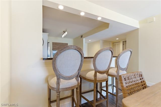 7736 Jewel LN W103, Naples, FL 34109