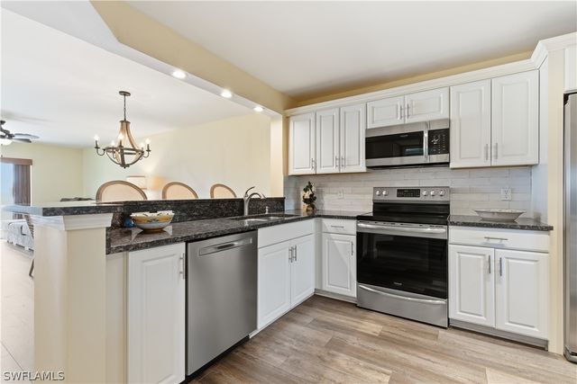 7736 Jewel LN W103, Naples, FL 34109