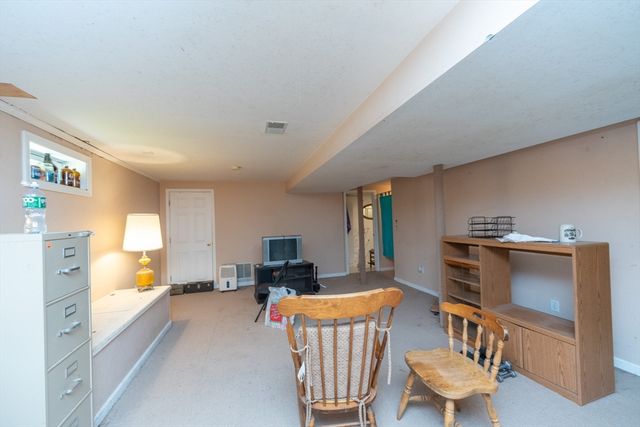 10 Amherst Ave, Bridgewater, MA 02324