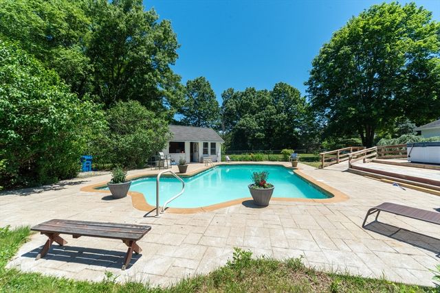 10 Amherst Ave, Bridgewater, MA 02324