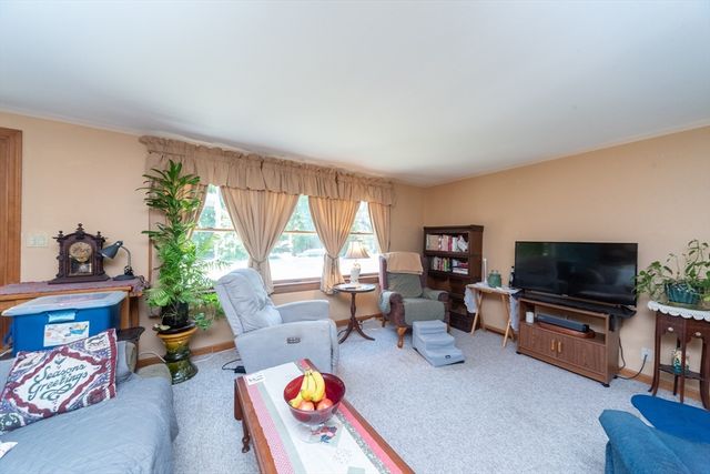 10 Amherst Ave, Bridgewater, MA 02324