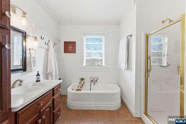 48 Rochelle Avenue, Rochelle Park, NJ 07662