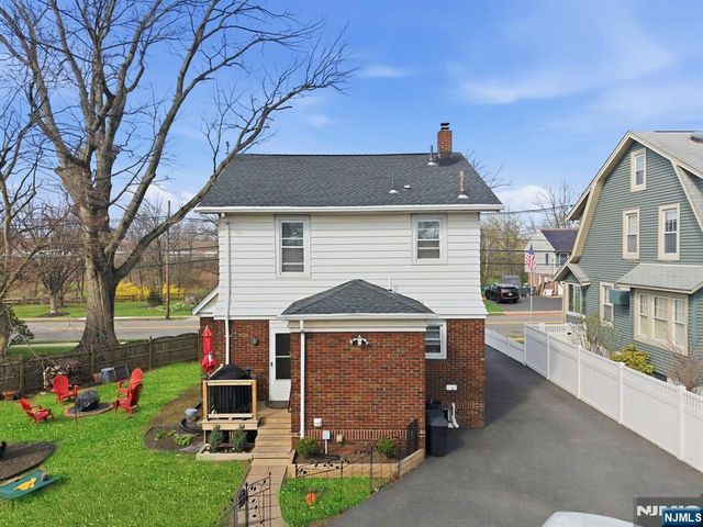 48 Rochelle Avenue, Rochelle Park, NJ 07662