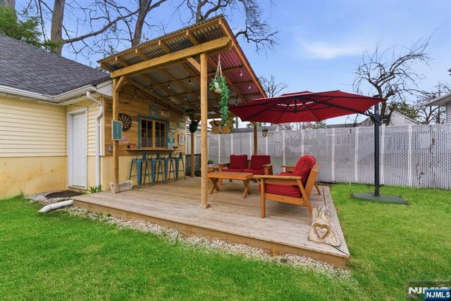 48 Rochelle Avenue, Rochelle Park, NJ 07662