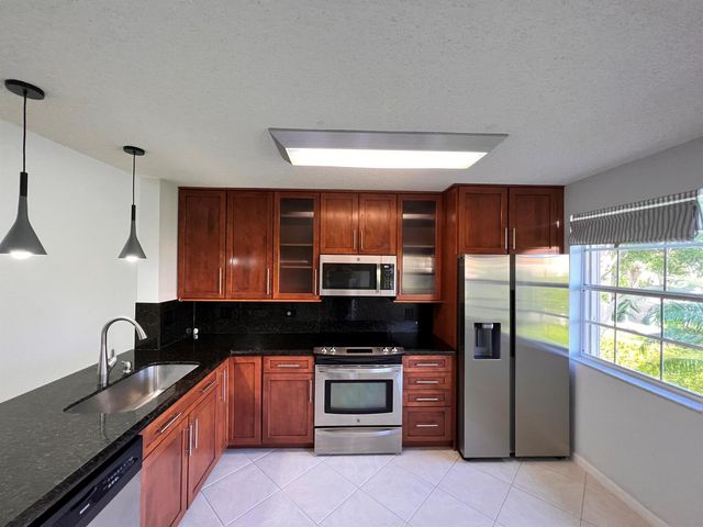 6614 VIA REGINA, Boca Raton, FL 33433