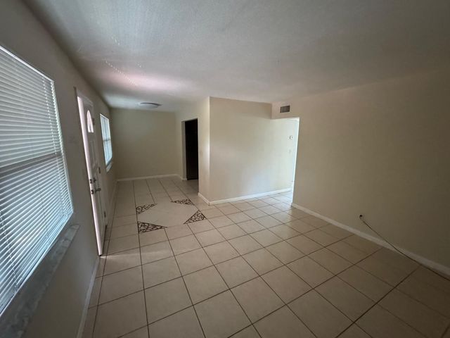 4732 SW 33rd Ave 205, Dania Beach, FL 33312