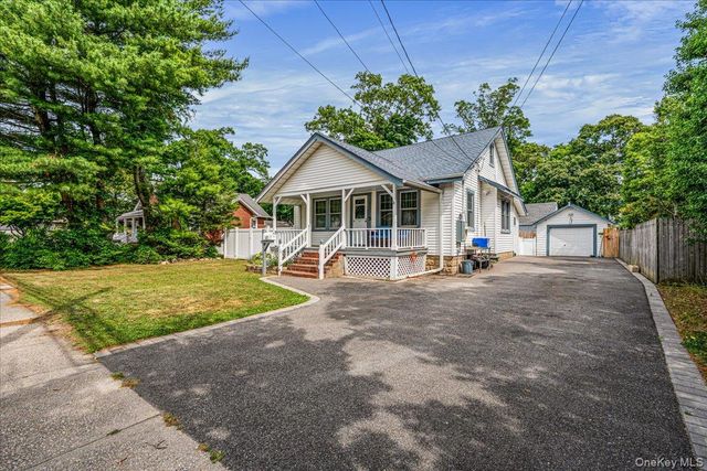41 Moffitt Boulevard, East Islip, NY 11730