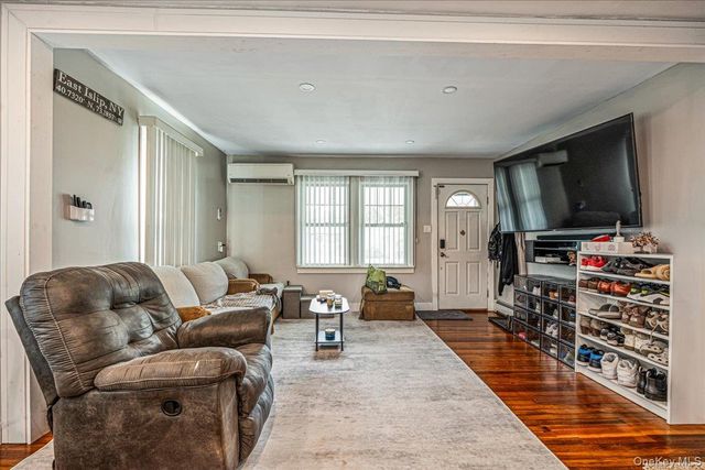 41 Moffitt Boulevard, East Islip, NY 11730