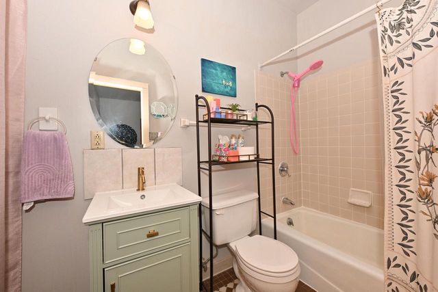 2440 Wentworth AVENUE, Milwaukee, WI 53207