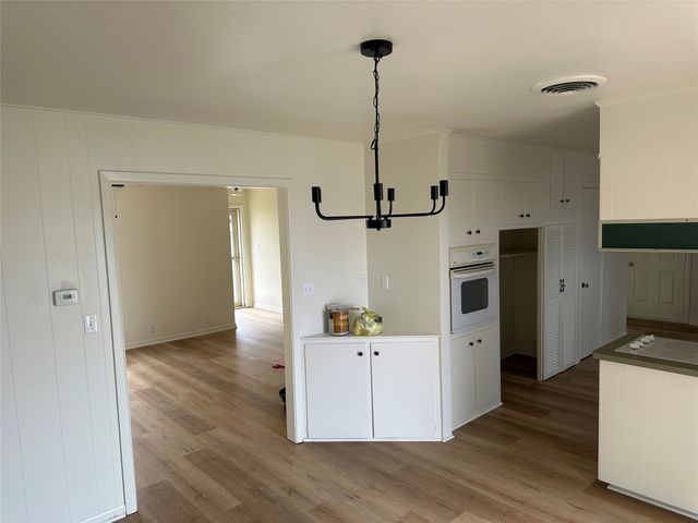 1121 E Coke, Hamilton, TX 76531