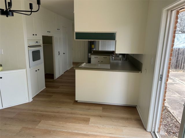 1121 E Coke, Hamilton, TX 76531