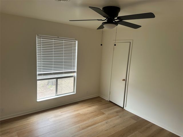 1121 E Coke, Hamilton, TX 76531