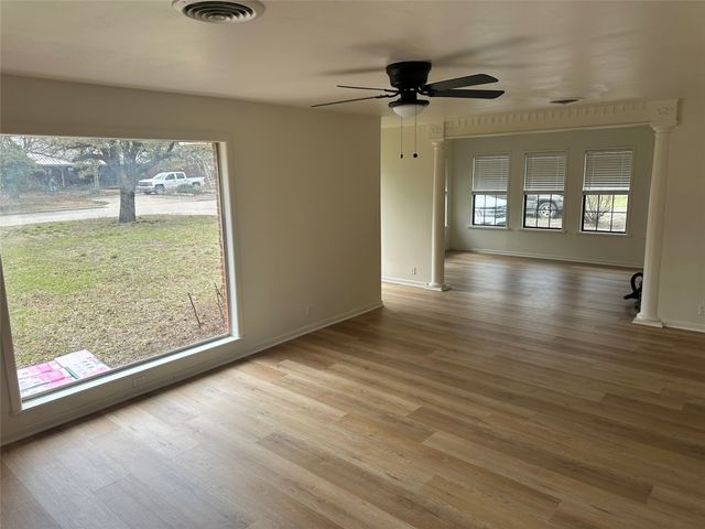 1121 E Coke, Hamilton, TX 76531