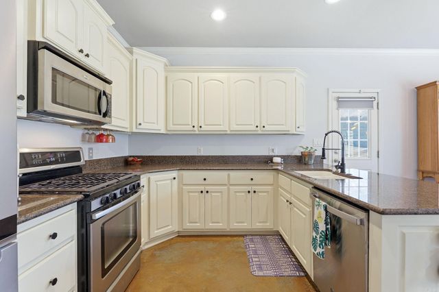 2301 Pleasant Forest Drive, Benton, AR 72015