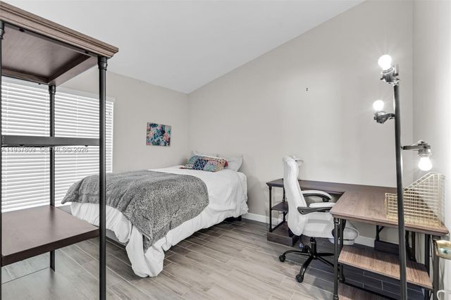 10831 NW 3rd Ct, Pembroke Pines, FL 33026