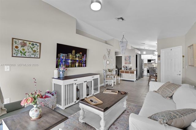 10831 NW 3rd Ct, Pembroke Pines, FL 33026