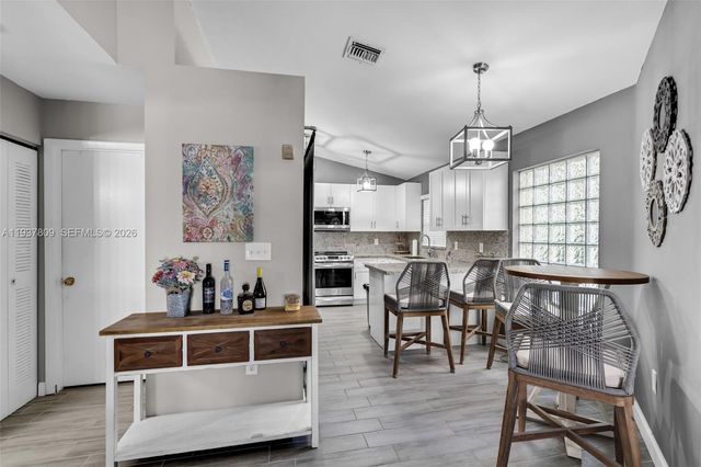 10831 NW 3rd Ct, Pembroke Pines, FL 33026