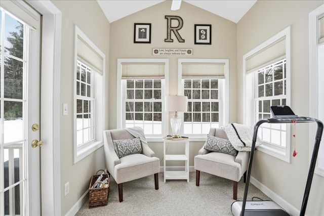 74 Old Stage Road, Litchfield, NH 03052