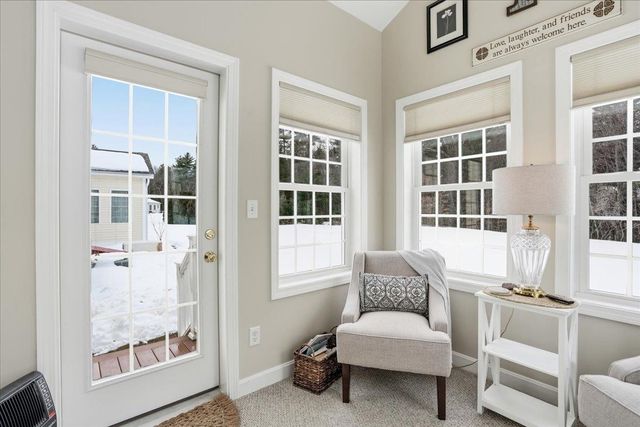 74 Old Stage Road, Litchfield, NH 03052