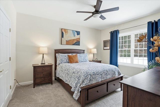 74 Old Stage Road, Litchfield, NH 03052