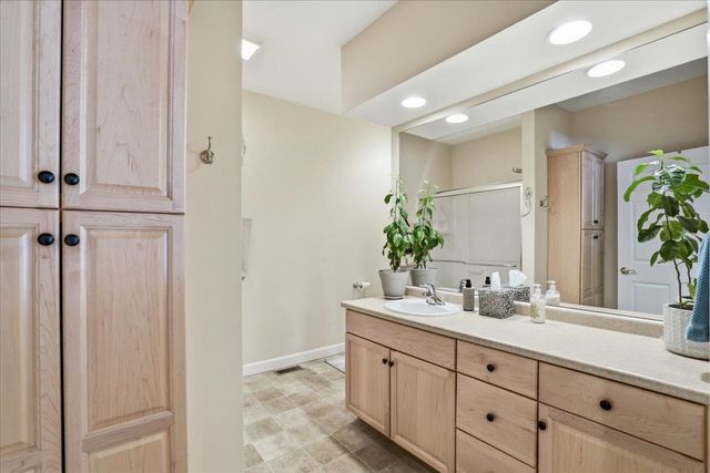 74 Old Stage Road, Litchfield, NH 03052