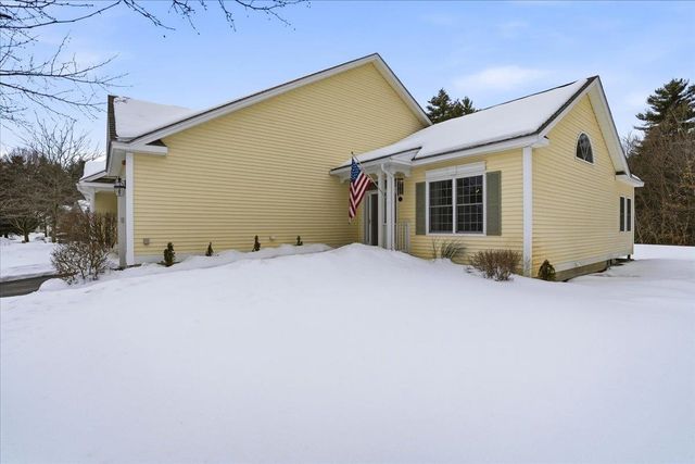 74 Old Stage Road, Litchfield, NH 03052