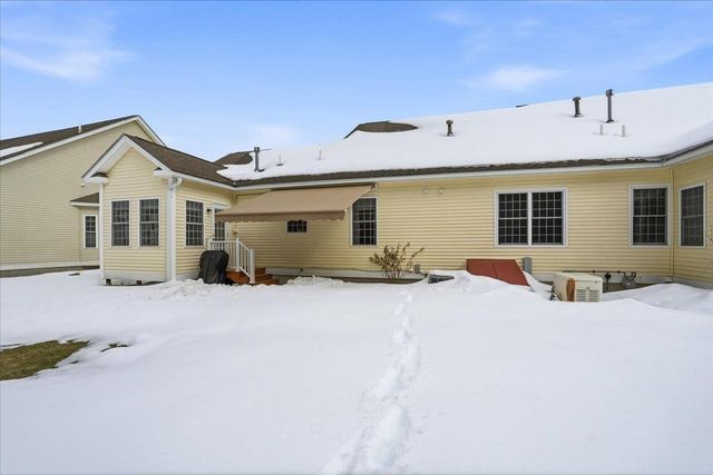 74 Old Stage Road, Litchfield, NH 03052