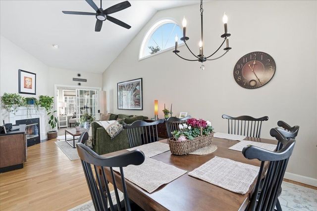 74 Old Stage Road, Litchfield, NH 03052