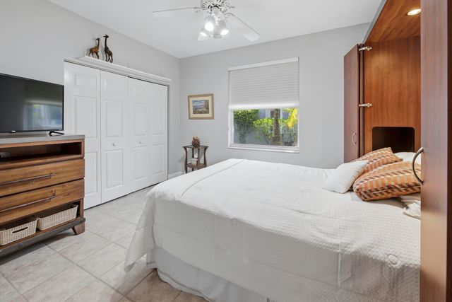 16446 Erie Place, Davie, FL 33331