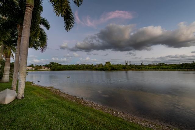 16446 Erie Place, Davie, FL 33331